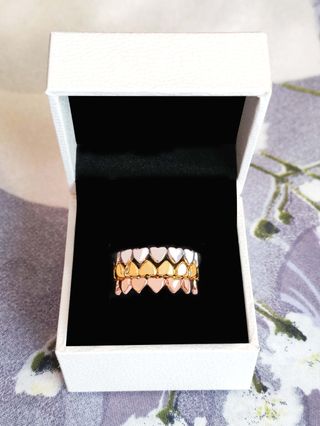 Conjunto anillos amor y corazones