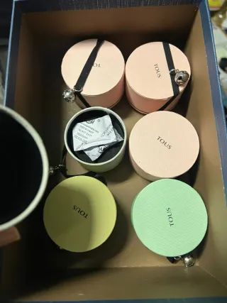 Cajas para joyas Tous (rosa, verde, amarillo)