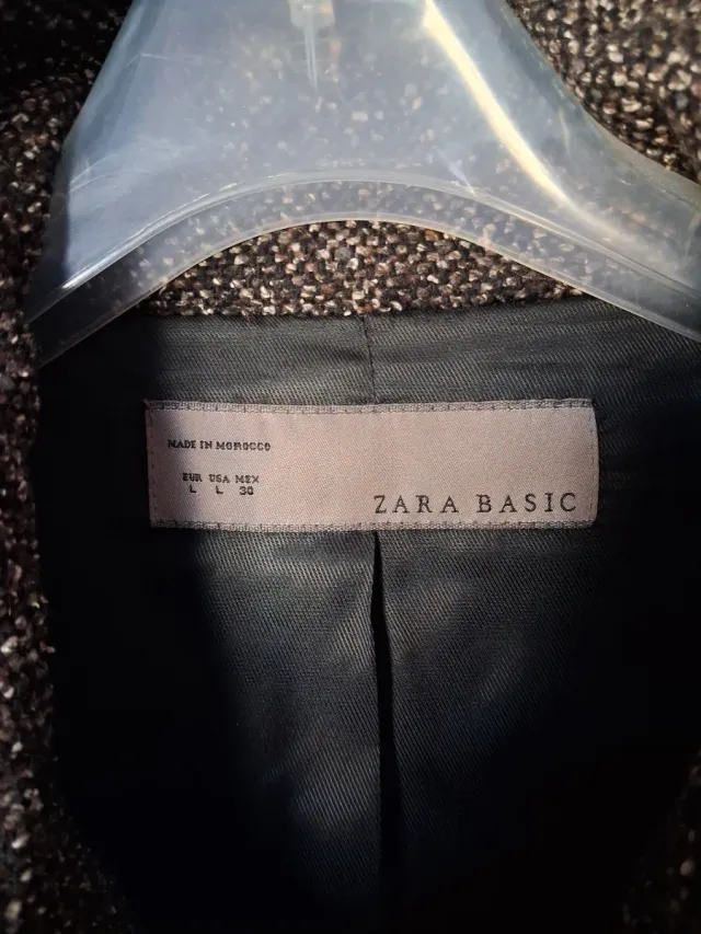 Abrigo de mujer gris y negro