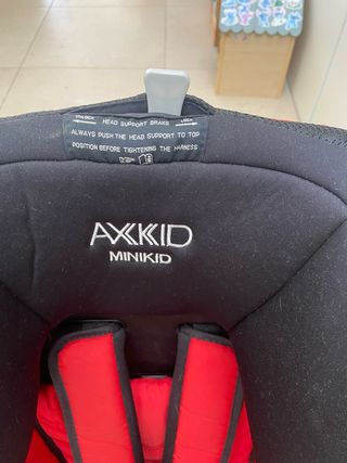 Cadeira Auto Axkid Minikid Contra Marcha 25kg