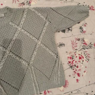 Jersey gris y blanco talla L