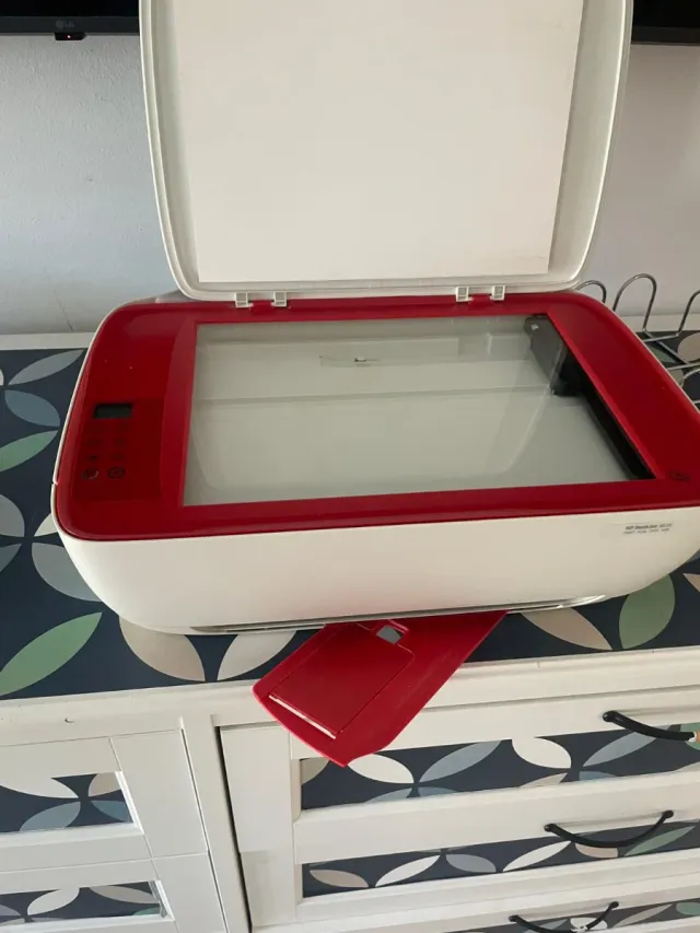 Impresora HP Roja y Blanca