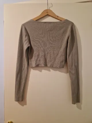 Top Stradivarius verde escote pico