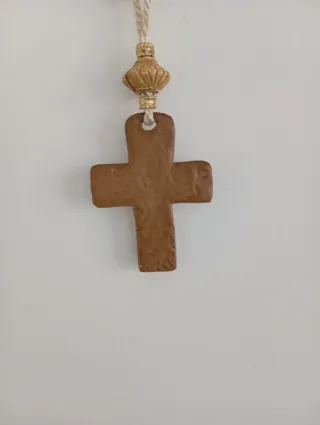 Colgante Cruz Cerámica y Cordón 110cm