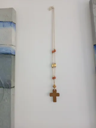 Colgante Cruz Cerámica y Cordón 110cm