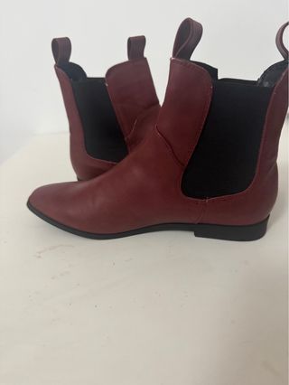 Botas rojas estilo chelsea