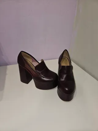 Tacones de plataforma marrones