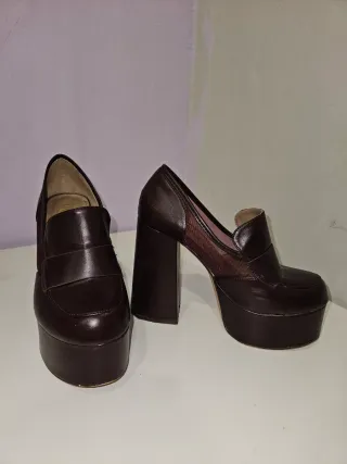 Tacones de plataforma marrones