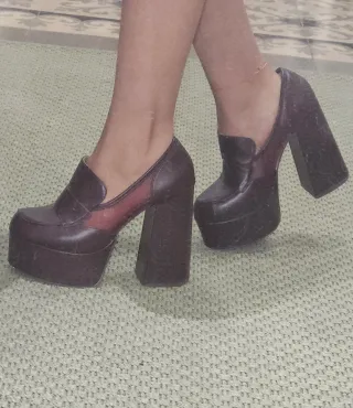 Tacones de plataforma marrones