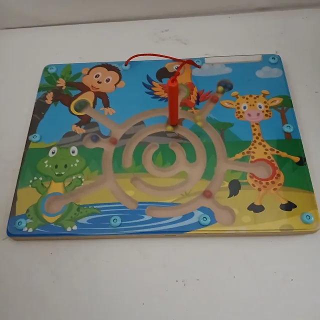 Gioco di labirinto in legno con animali