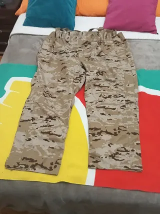 Pantalones pixelados para exteriores