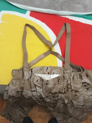 Pantalones pixelados para exteriores