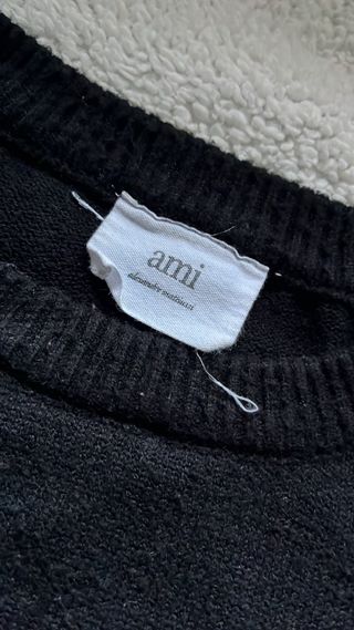 Jersey Ami Paris Negro Corazón Rojo