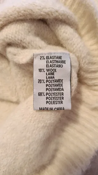 Jersey blanco cuello alto con rayas