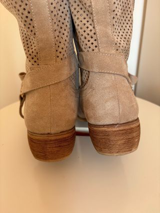 Botas veganas beige