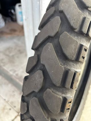 Neumático delant Enduro Trail Dakar  90/90 21