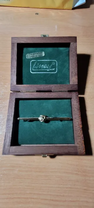 Pasador de corbata chapado en oro, marca Liney