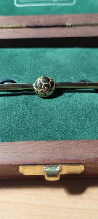 Pasador de corbata chapado en oro, marca Liney