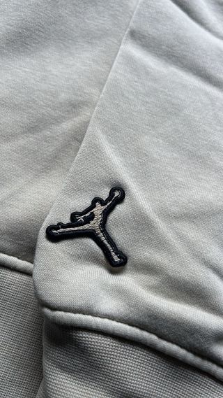 Sudadera Jordan Beige con Logo Tartán