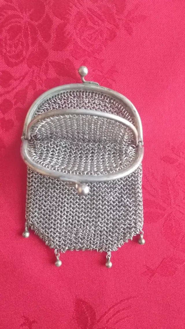 Carteira antiga de malha prateada