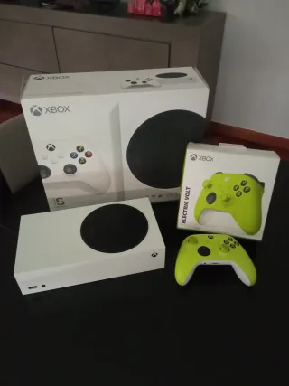 Xbox Series S + Game Pass Ultimate + 13 giochi