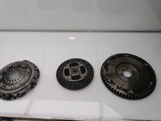 KIT EMBRAGUE DACIA SANDERO (4)