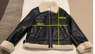 Cazadora polipiel negra con borreguito