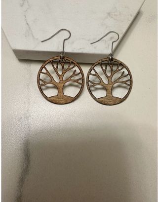 Orecchini in legno fatti a mano