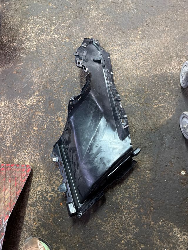 Tapa lateral derecha T-Max 560 2023