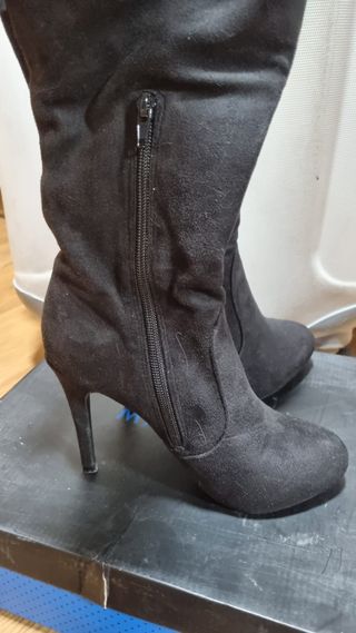 Botas Marypaz Tacon Terciopelo Negro