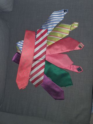 Corbatas de marca Varillas todo 30€