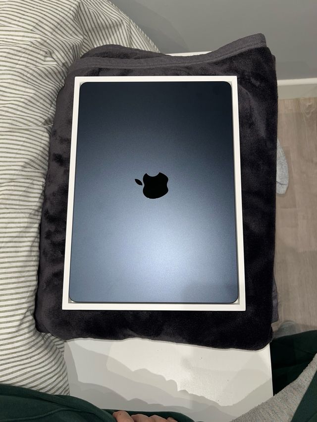 MacBook Air M2 16GB RAM Nuevo (color medianoche)