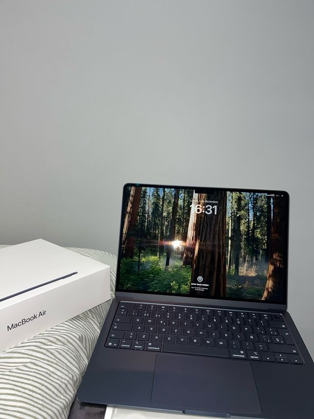 MacBook Air M2 16GB RAM Nuevo (color medianoche)