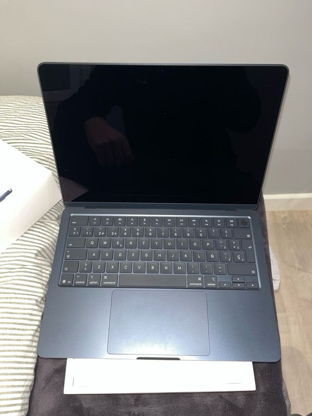 MacBook Air M2 16GB RAM Nuevo (color medianoche)