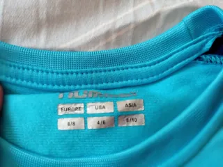 Camiseta técnica Hummel azul talla 6/8 años