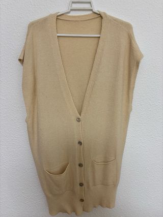 Conjunto de punto beige - chaleco y pantalón