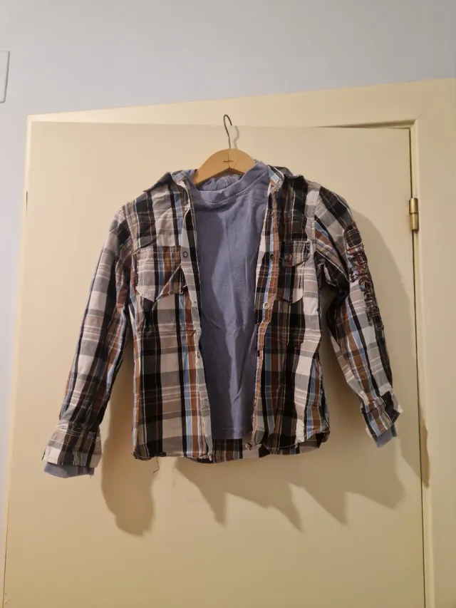 Camiseta manga larga desigual a cuadros con capuch