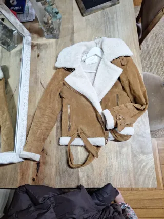 Chaqueta Biker Zara efecto ante