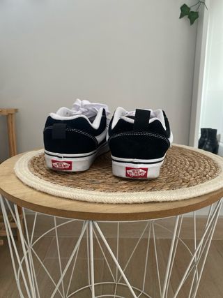 Zapatillas Vans Knu Old Skool Negras y Blancas