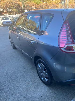 Renault Scenic 2011