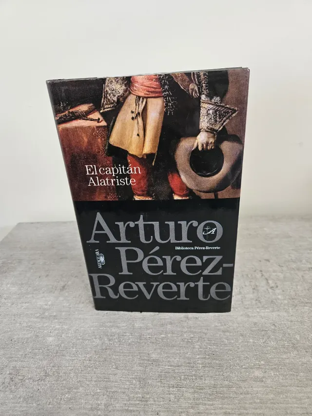 Biblioteca Pérez- Reverte.