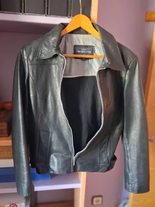 Cazadora de piel Redskins negra