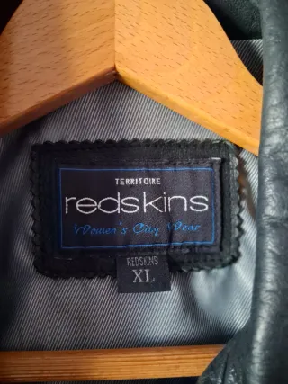 Cazadora de piel Redskins negra