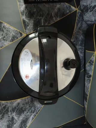 Olla a presión eléctrica Eisenbach 6L