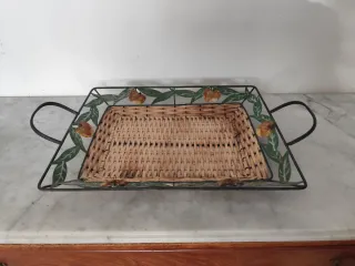 Bandeja Vintage Mimbre y Metal Decorada.