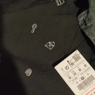 Camisa negra Pull&Bear estampada M