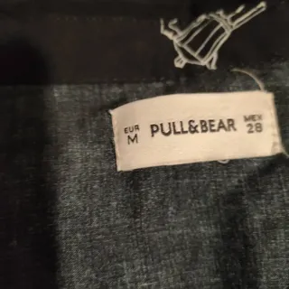 Camisa negra Pull&Bear estampada M