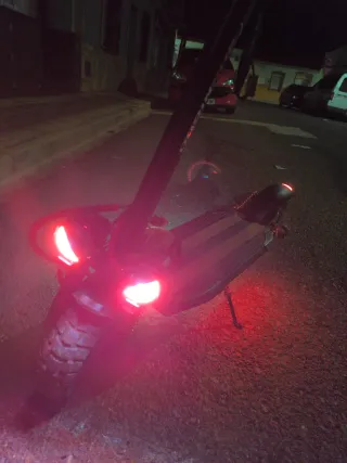 Patinete Eléctrico con Luces LED