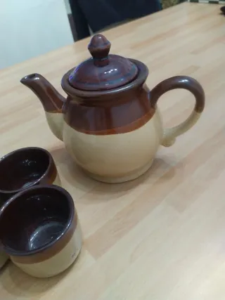 Caraffa e 4 tazzine da caffè made in Taiwan