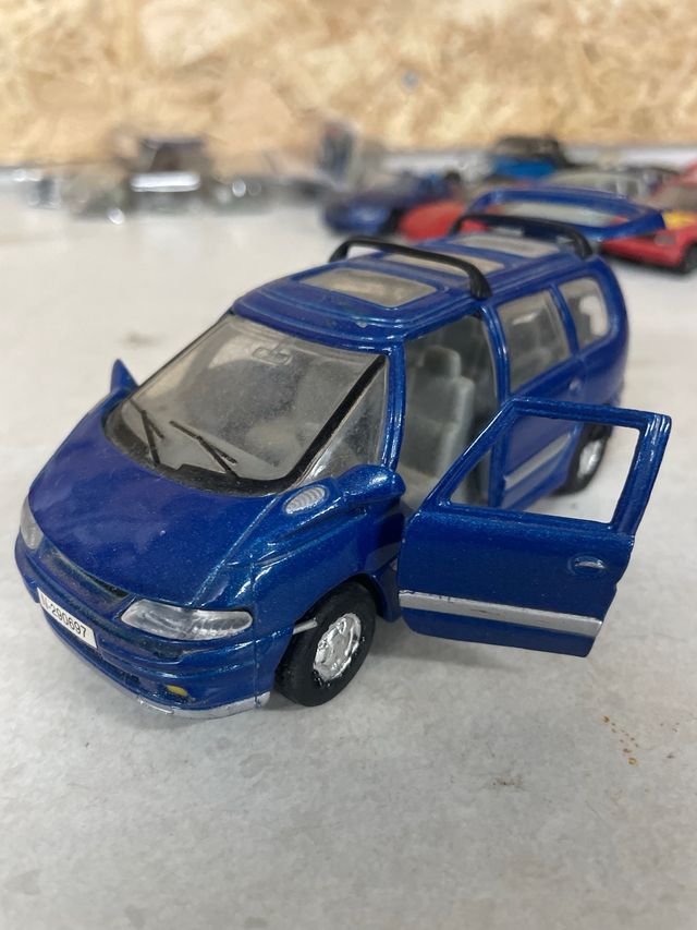 Macchine in scala Mercedes e Renault